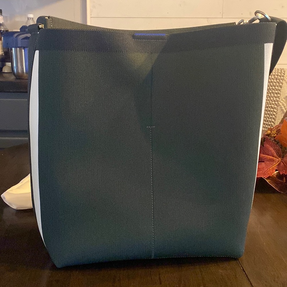Rothys bucket bag, in sold out color green